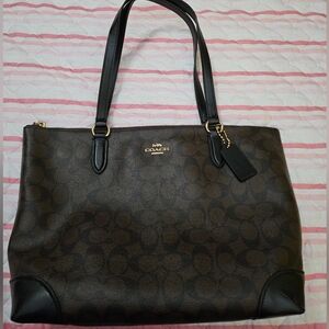 Coach Signature Tote Bag - Black